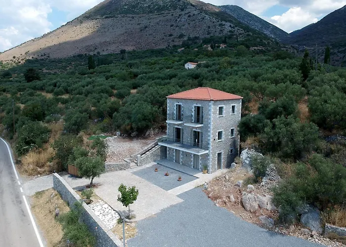 Lithorama Mani - First Floor